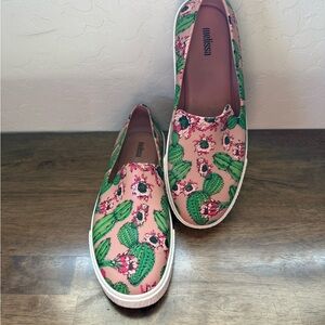 Melissa Ground lll Cactus Flower Slip Ons